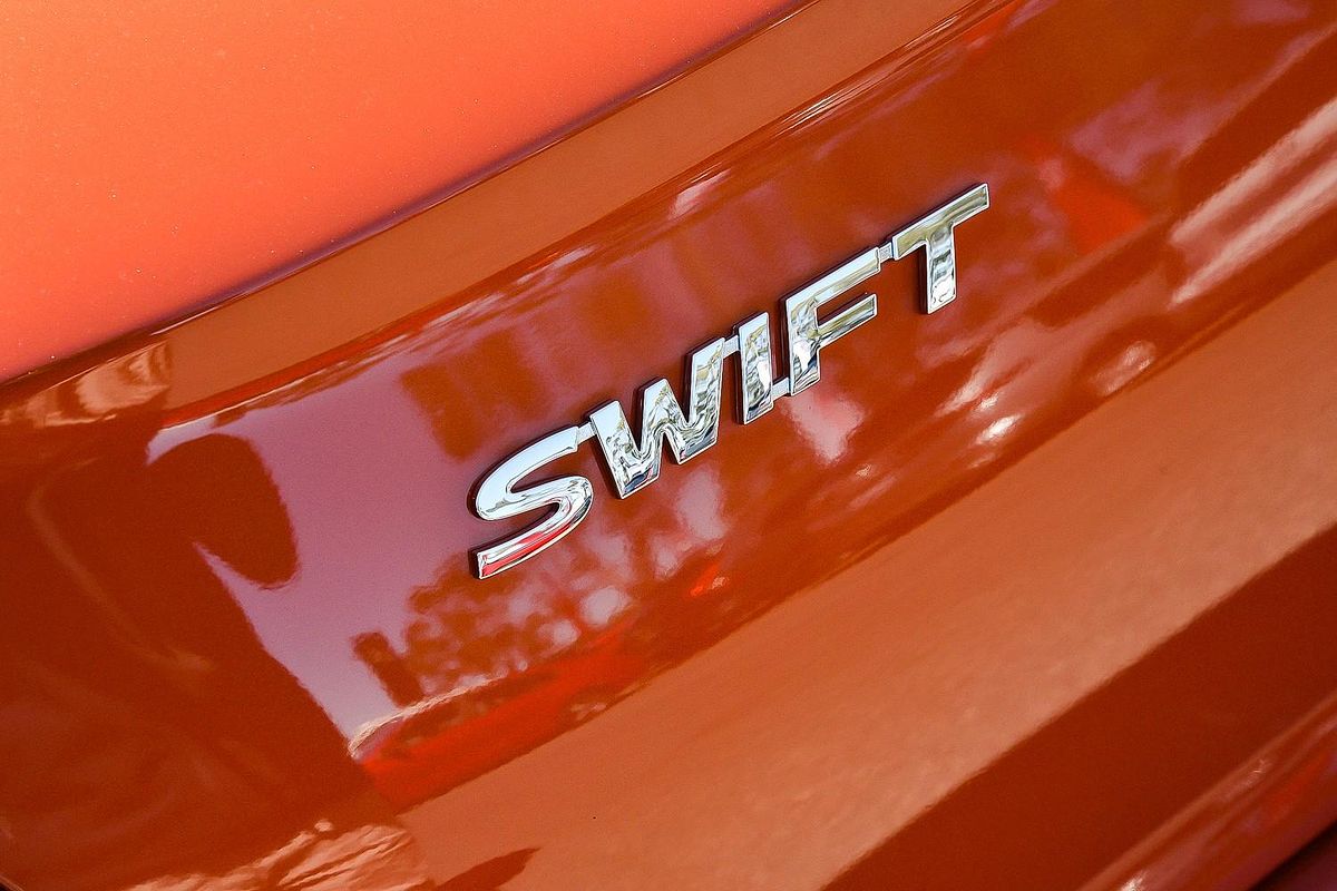 2025 Suzuki Swift Hybrid GLX UZ