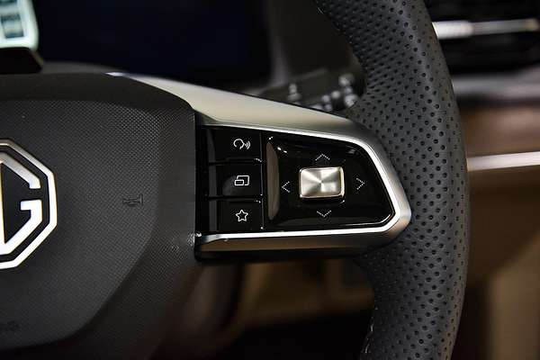 2025 MG QS Essence IS31