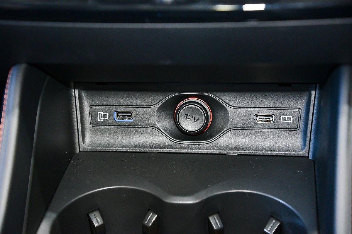 2025 MG HS Essence AS33