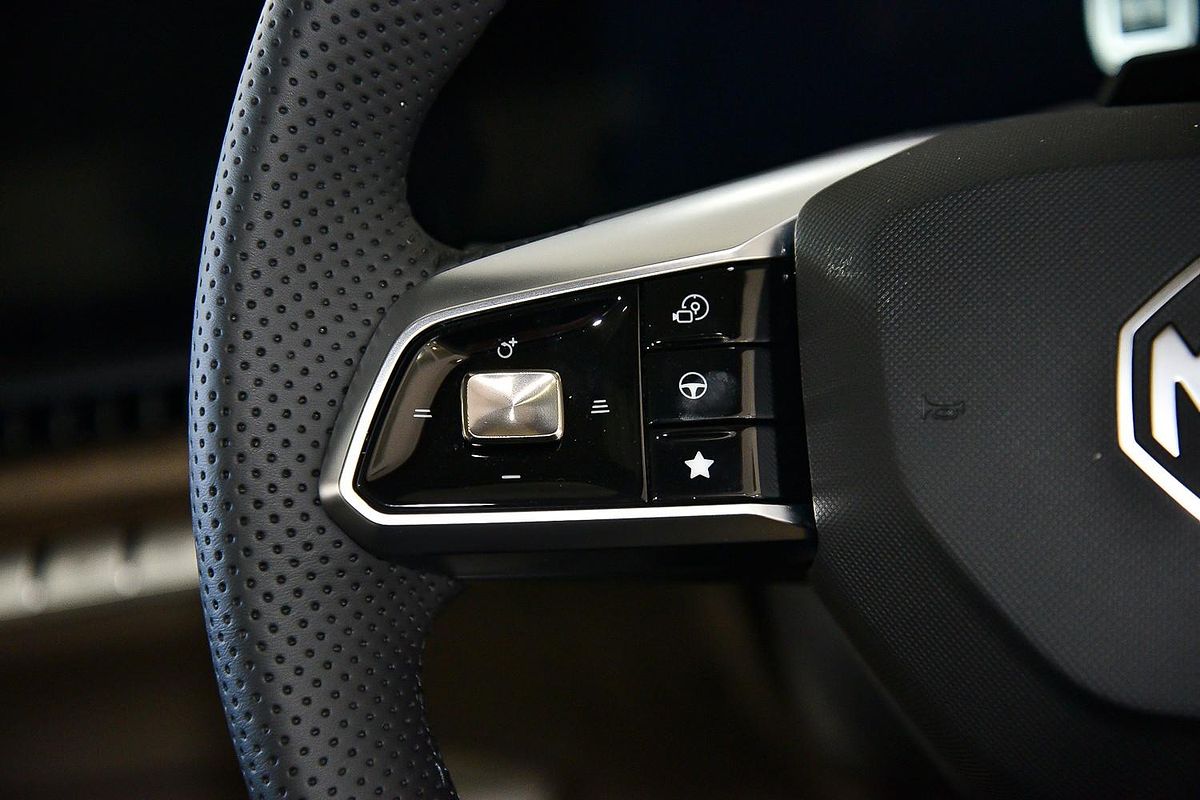 2025 MG QS Essence IS31