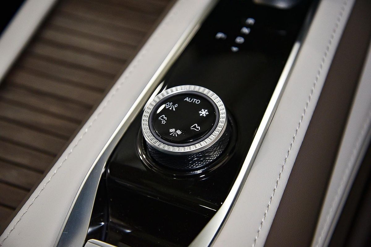 2025 MG QS Essence IS31