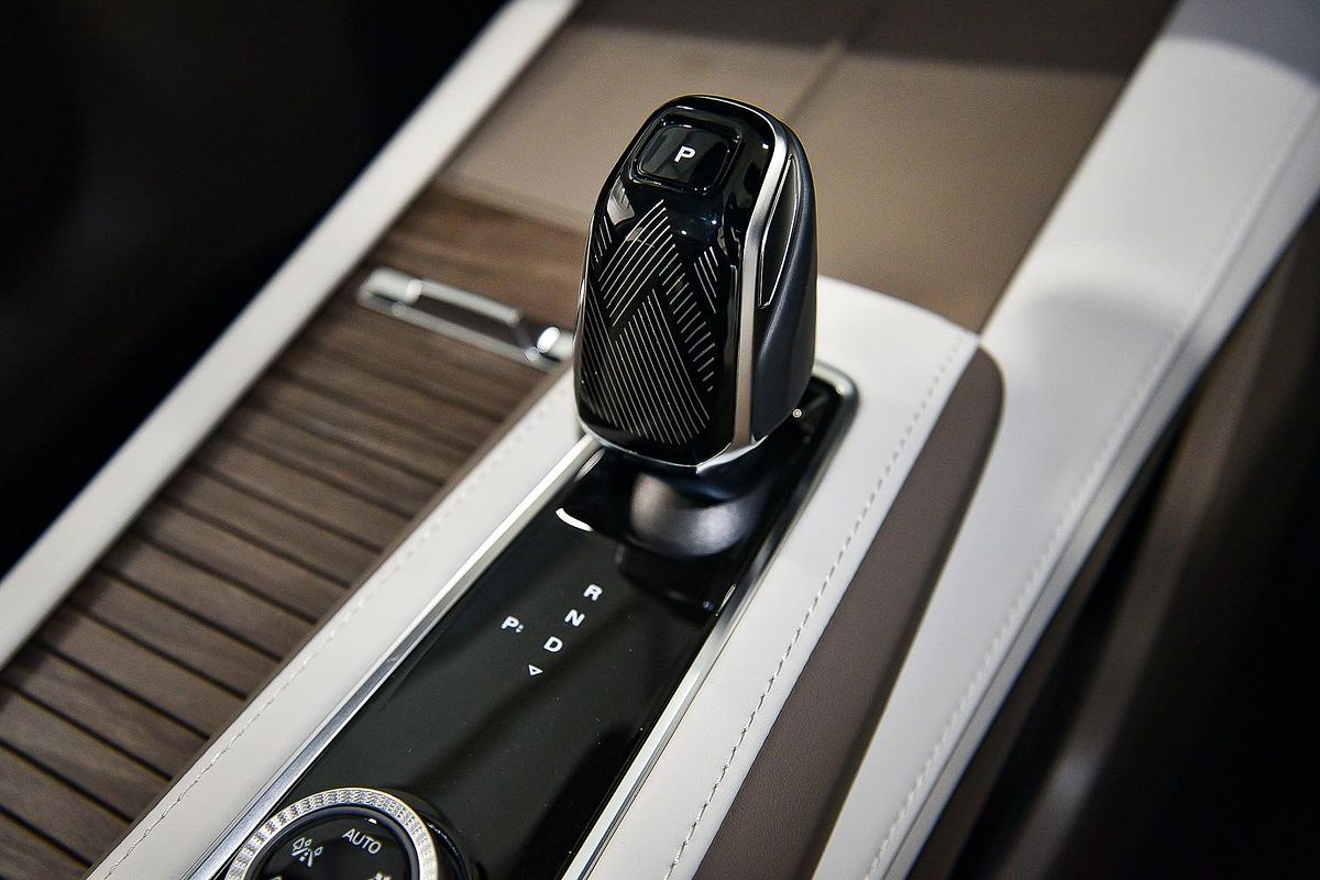 2025 MG QS Essence IS31