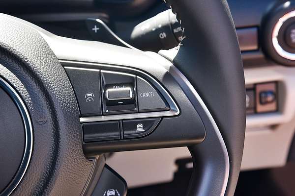 2025 Suzuki Swift Hybrid GLX UZ