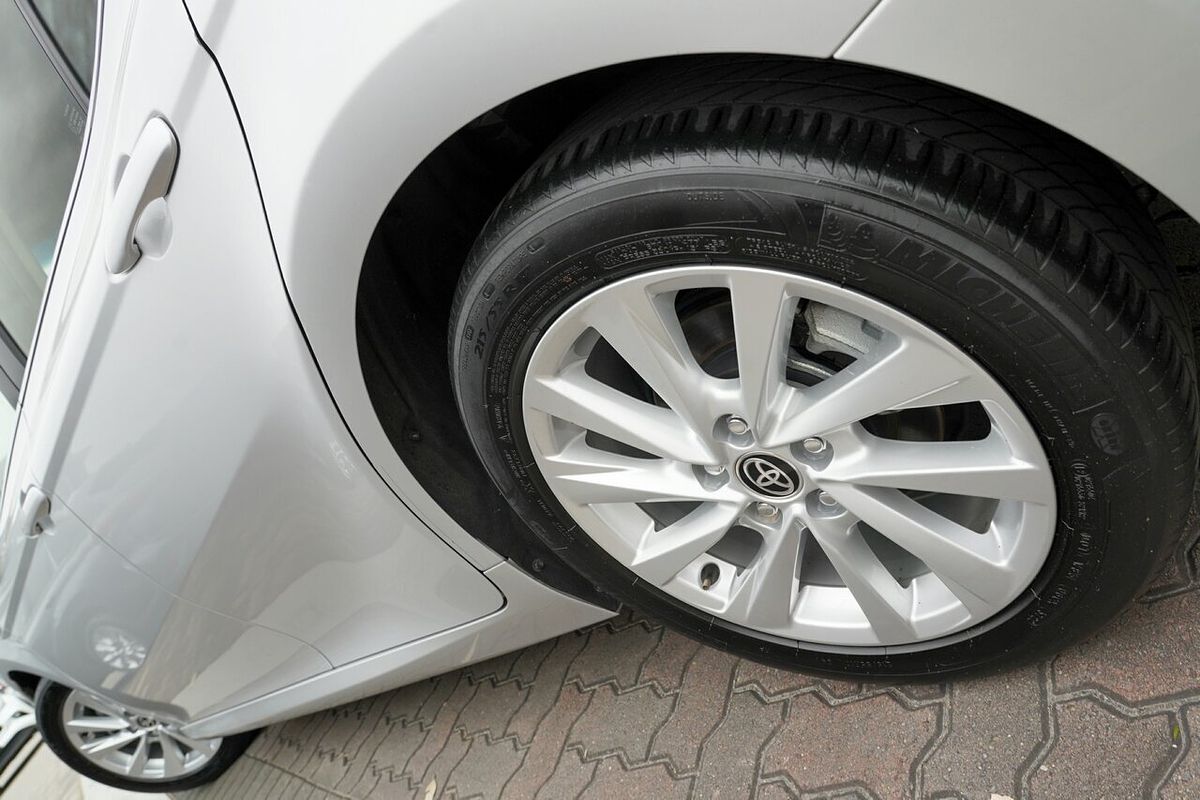 2022 Toyota Camry Ascent AXVH70R