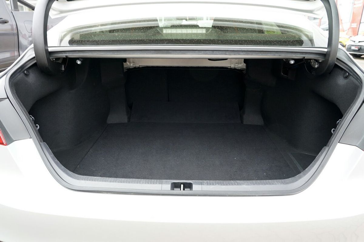 2022 Toyota Camry Ascent AXVH70R