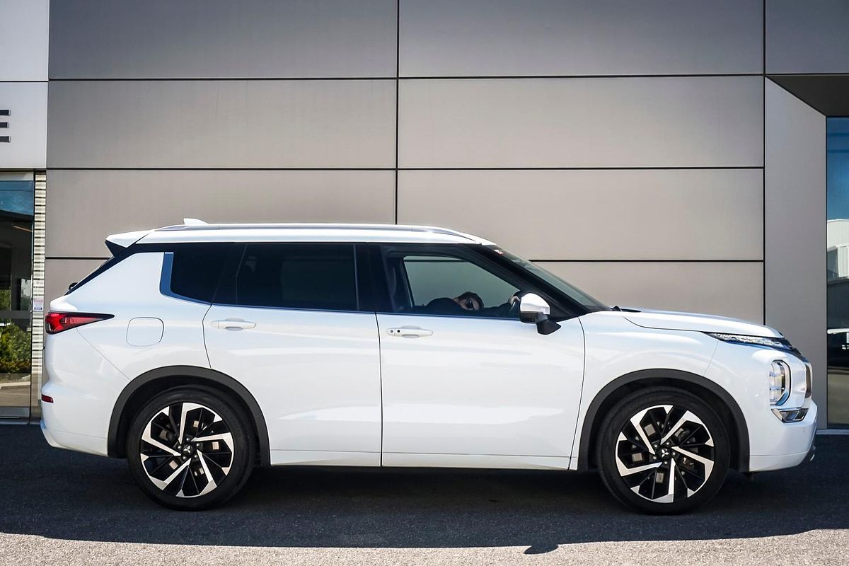 2022 Mitsubishi Outlander Exceed ZM