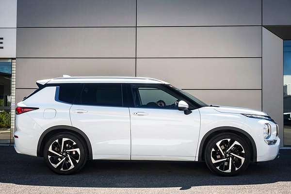 2022 Mitsubishi Outlander Exceed ZM