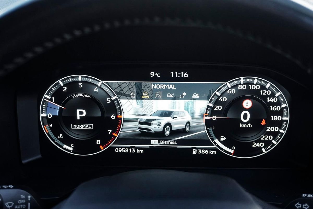 2022 Mitsubishi Outlander Exceed ZM