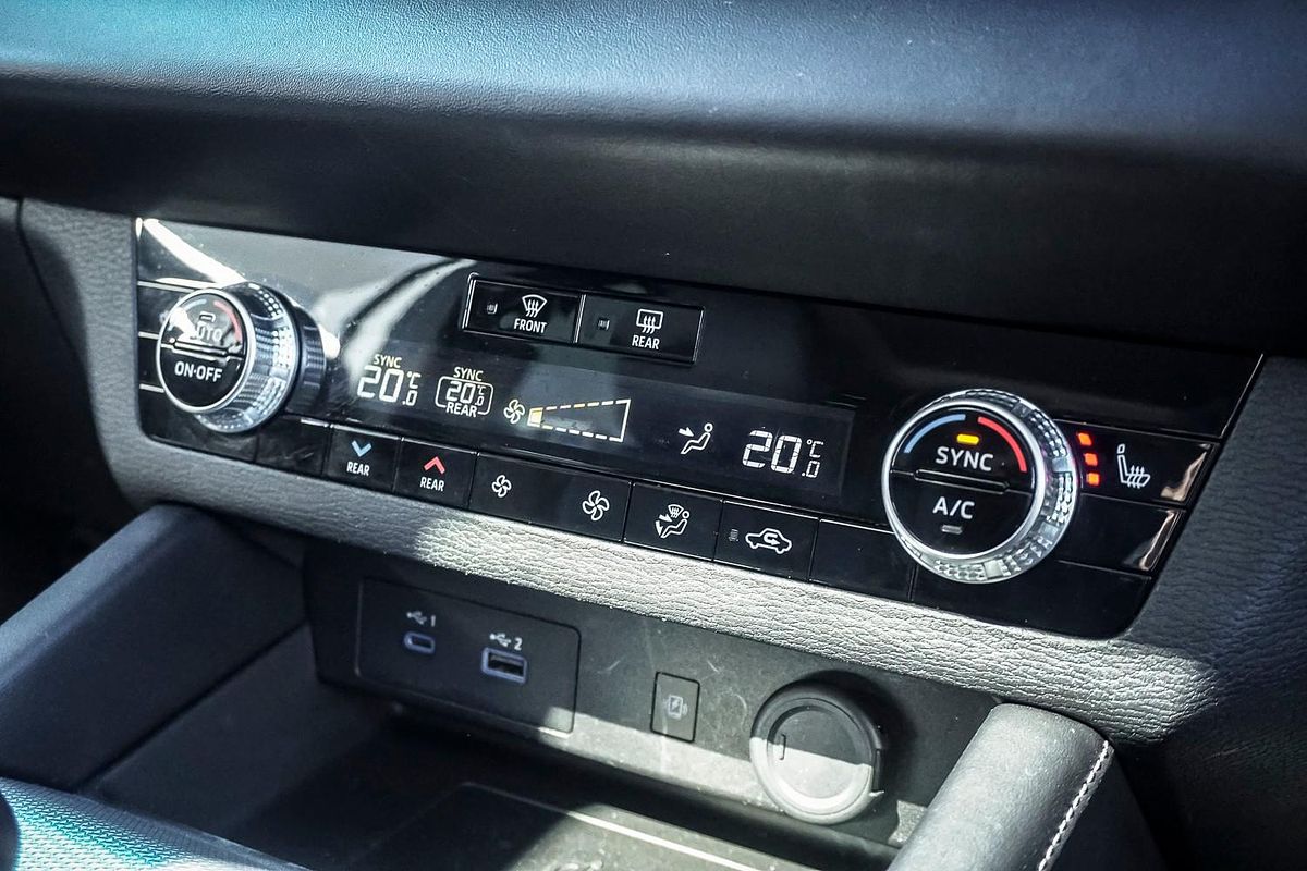 2022 Mitsubishi Outlander Exceed ZM