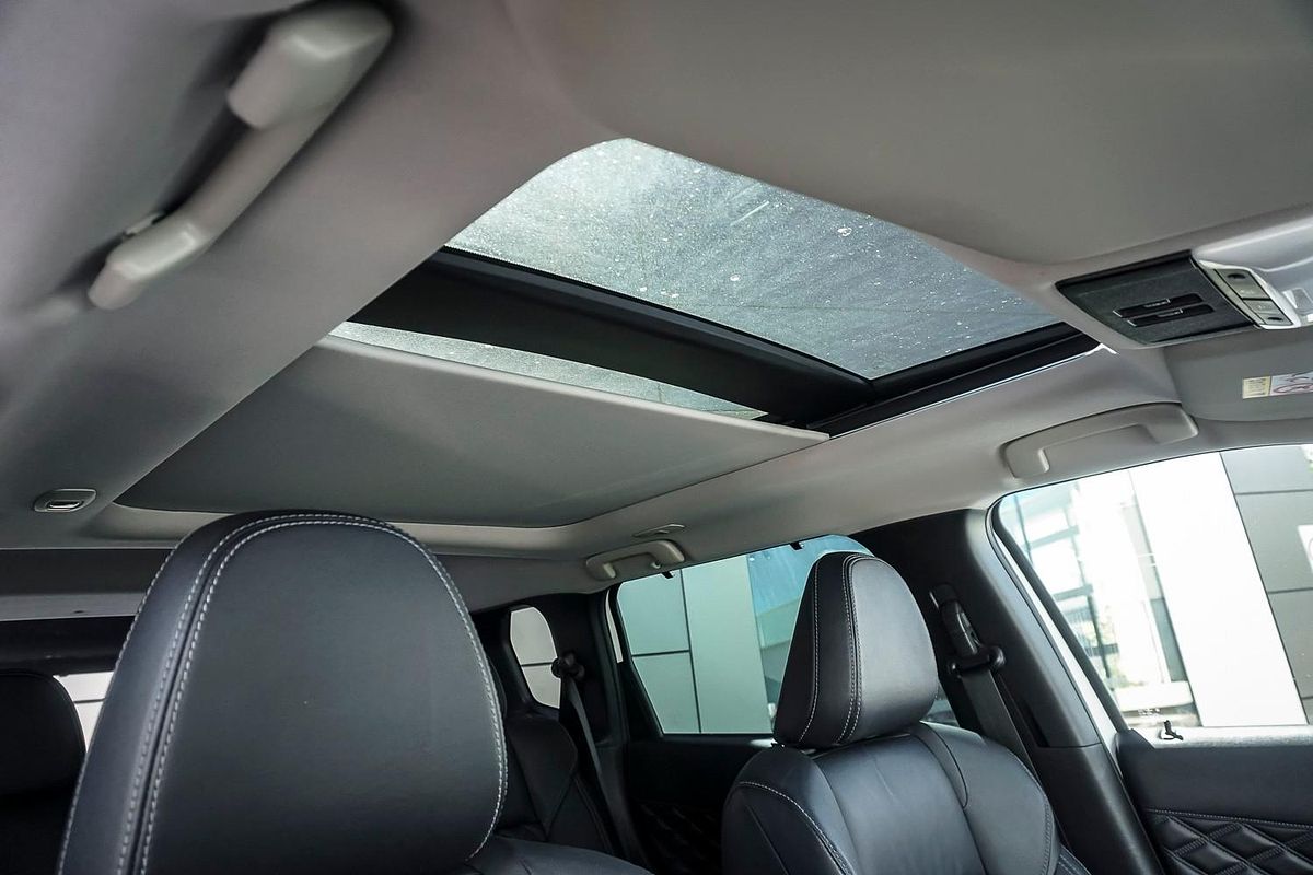 2022 Mitsubishi Outlander Exceed ZM