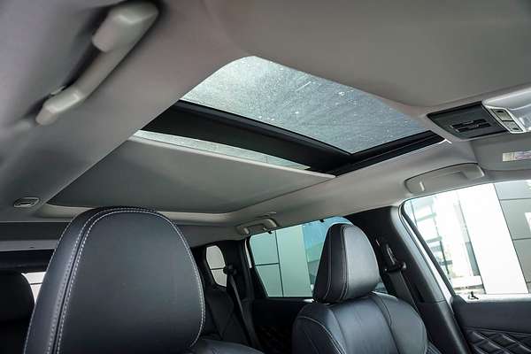 2022 Mitsubishi Outlander Exceed ZM