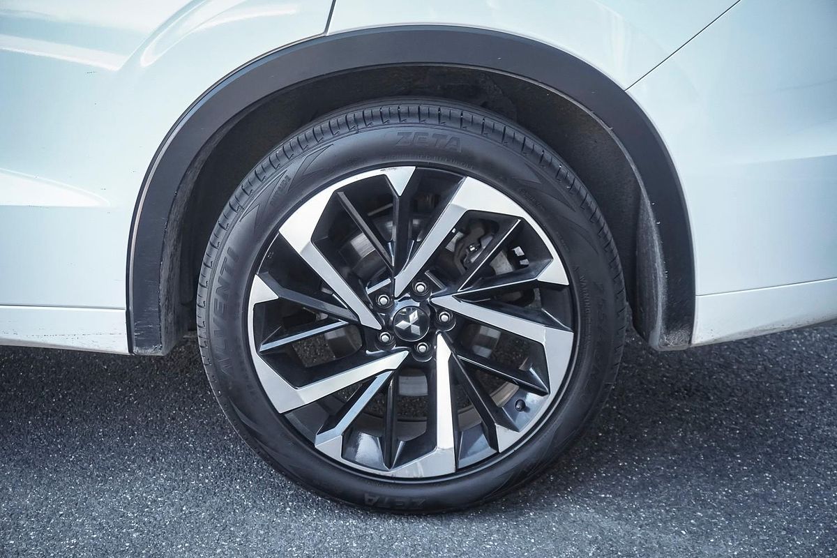 2022 Mitsubishi Outlander Exceed ZM