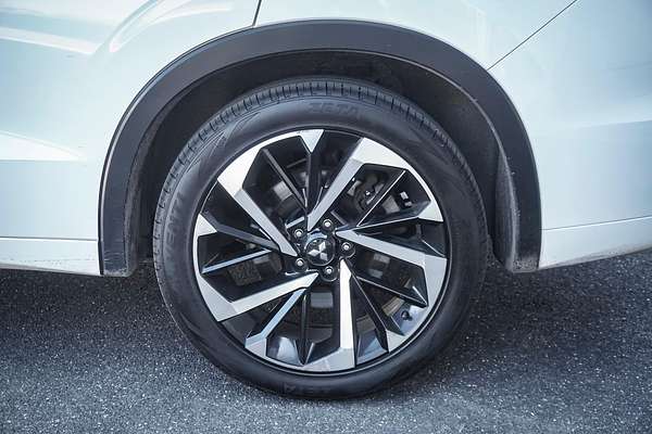 2022 Mitsubishi Outlander Exceed ZM