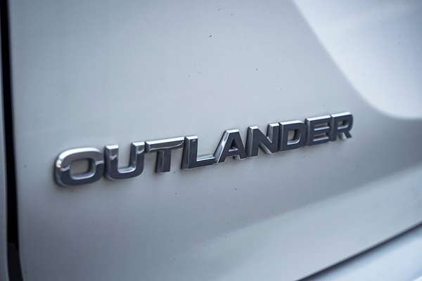 2022 Mitsubishi Outlander Exceed ZM