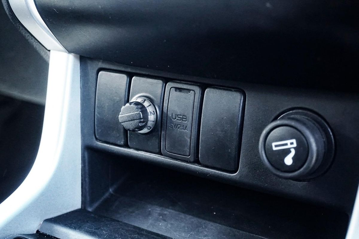 2021 Isuzu MU-X LS-M