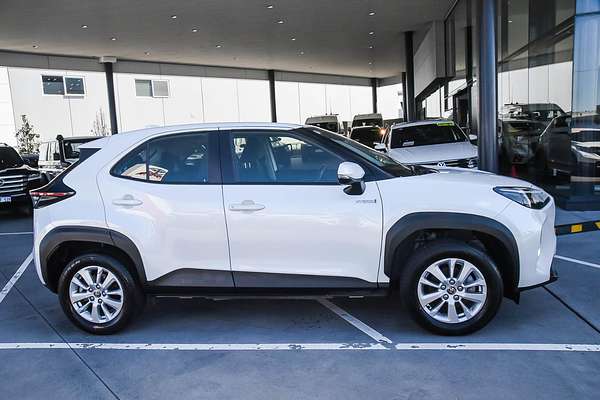2022 Toyota YARIS CROSS GX HYBRID (AWD) MXPJ15R