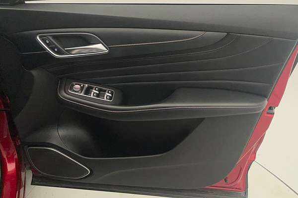 2021 MG HS Essence SAS23