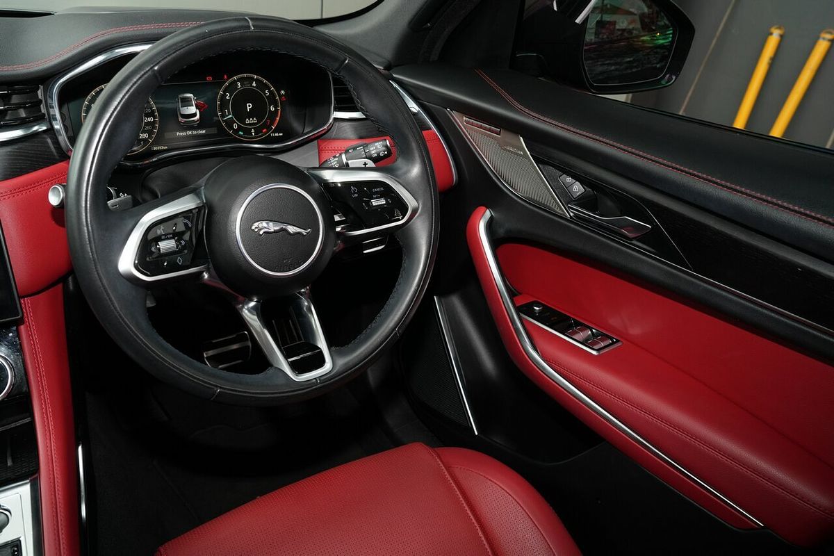 2023 Jaguar F-PACE P250 R-Dynamic SE X761