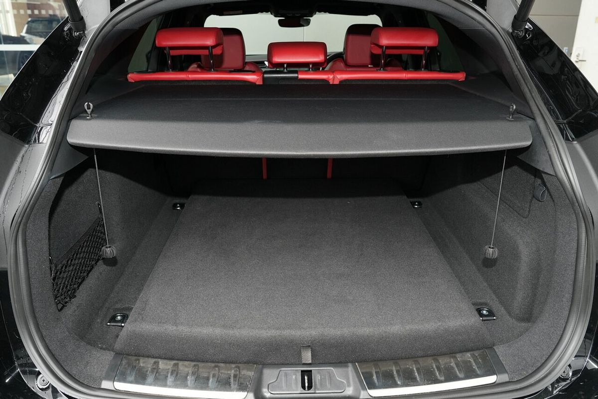 2023 Jaguar F-PACE P250 R-Dynamic SE X761