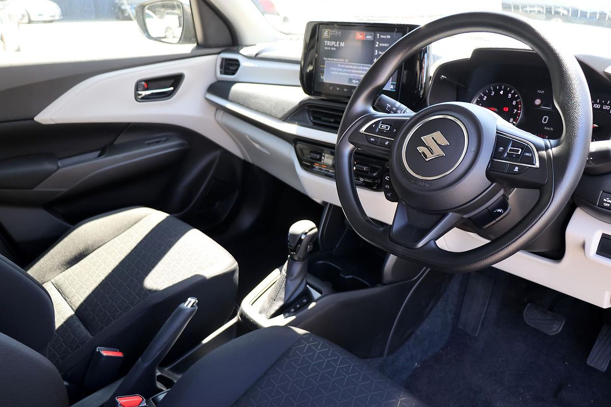 2024 Suzuki Swift Hybrid UZ