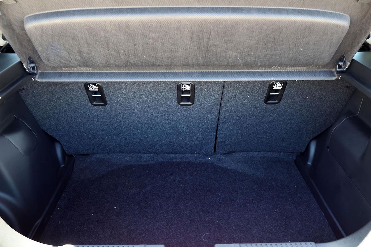 2024 Suzuki Swift Hybrid UZ