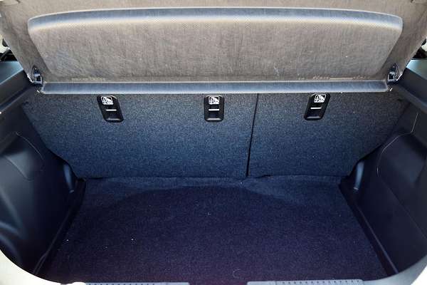 2024 Suzuki Swift Hybrid UZ