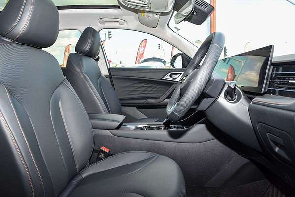 2025 MG HS Super Hybrid Essence AS33P