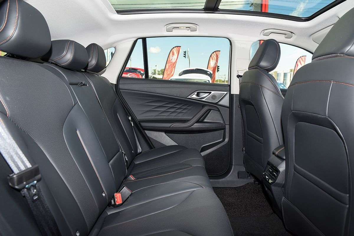 2025 MG HS Super Hybrid Essence AS33P