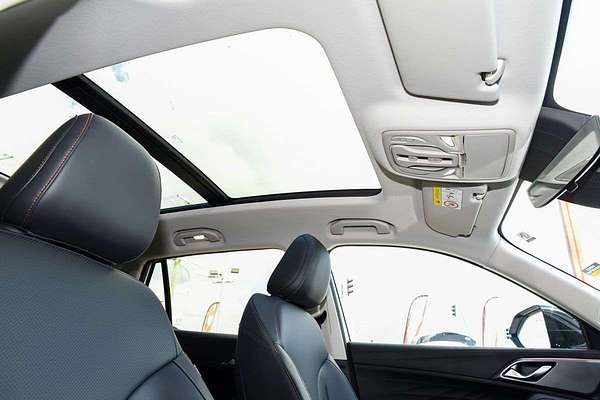 2025 MG HS Super Hybrid Essence AS33P