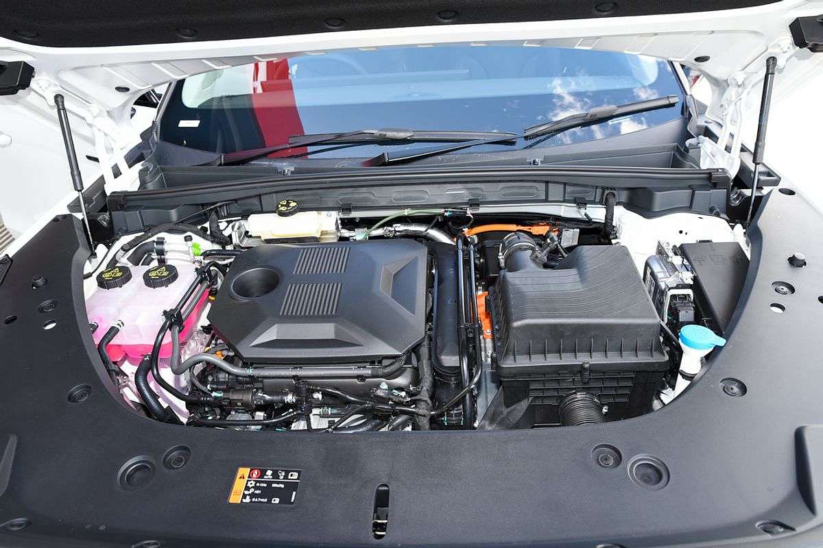 2025 MG HS Super Hybrid Essence AS33P