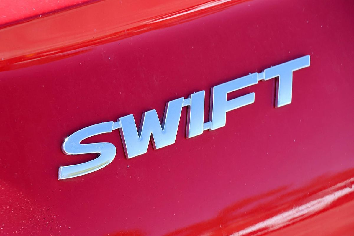 2024 Suzuki Swift Hybrid UZ