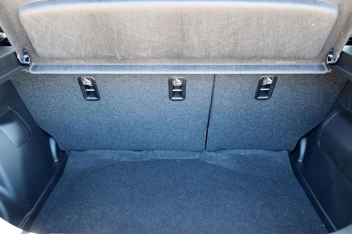 2024 Suzuki Swift Hybrid Plus UZ