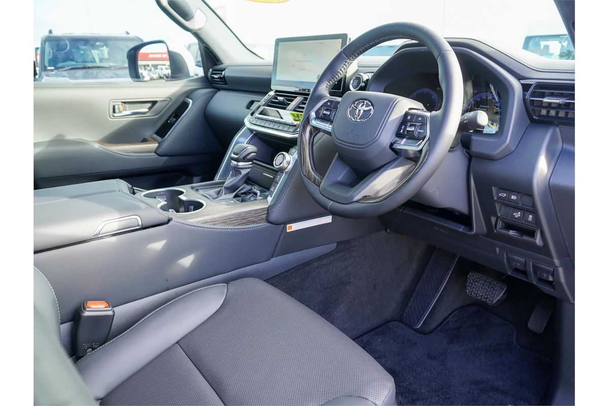 2025 Toyota Landcruiser VX FJA300R