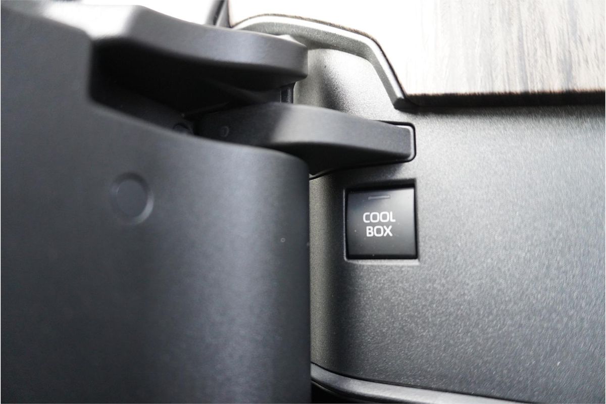 2025 Toyota Landcruiser VX FJA300R