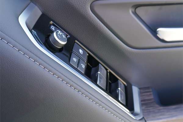 2025 Toyota Landcruiser VX FJA300R