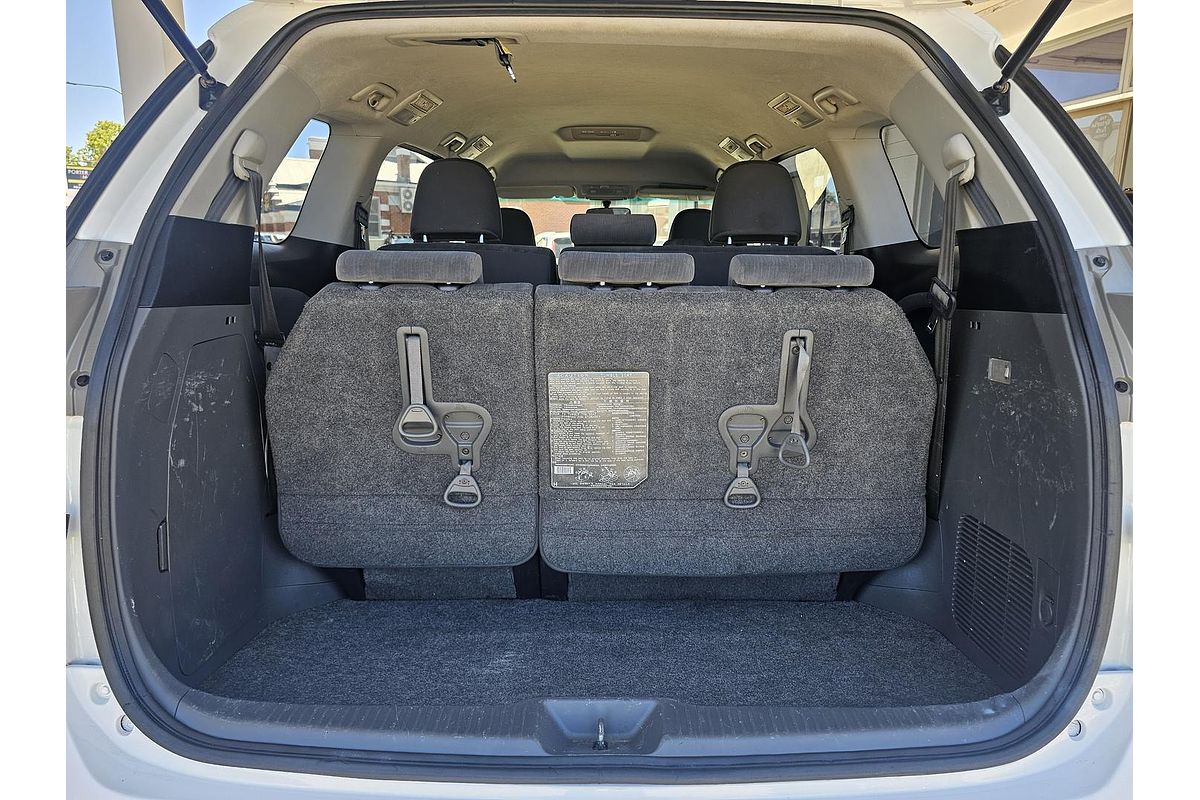 2010 Toyota Tarago GLi ACR50R