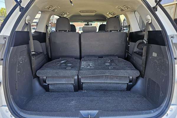 2010 Toyota Tarago GLi ACR50R