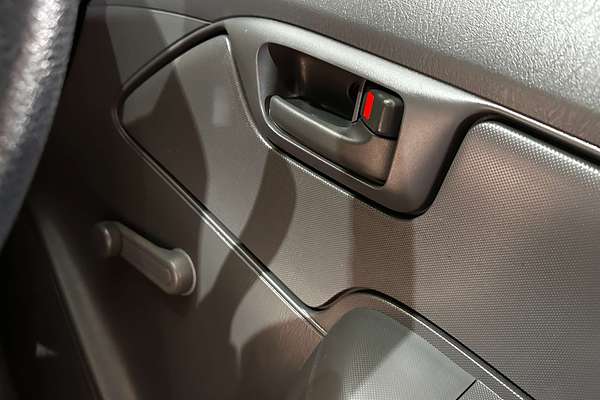 2014 Toyota Hilux Workmate TGN16R Rear Wheel Drive