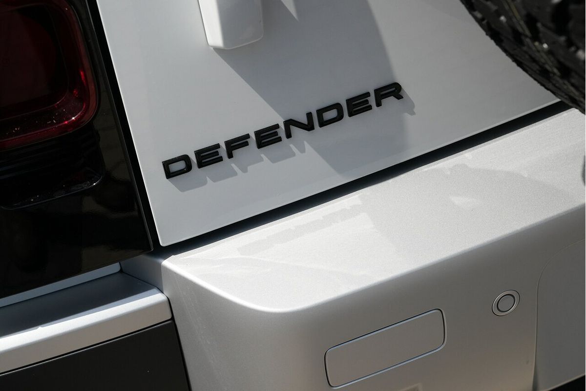 2025 Land Rover Defender 110 D250 S L663