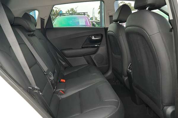 2021 Kia Niro Hybrid Sport DE