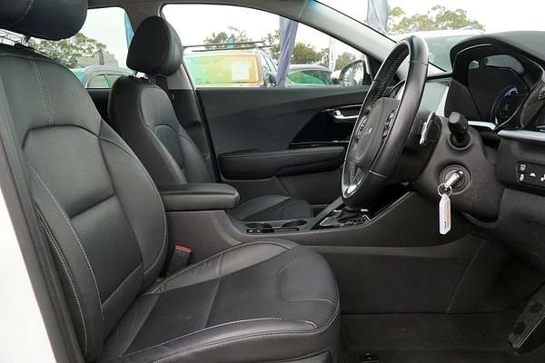 2021 Kia Niro Hybrid Sport DE