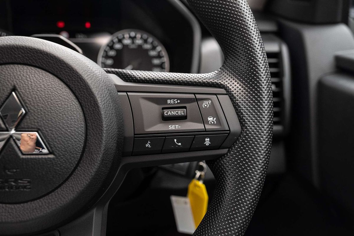 2025 Mitsubishi Triton GLX MV 4X4