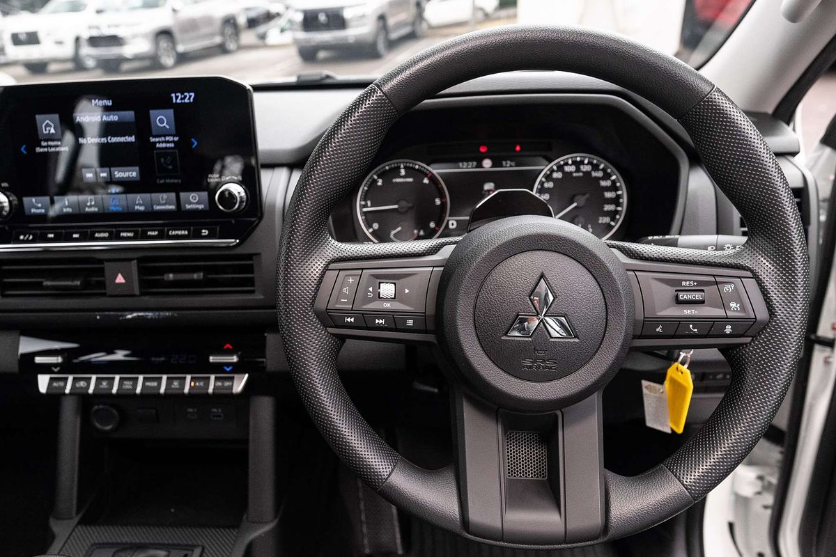 2025 Mitsubishi Triton GLX MV 4X4