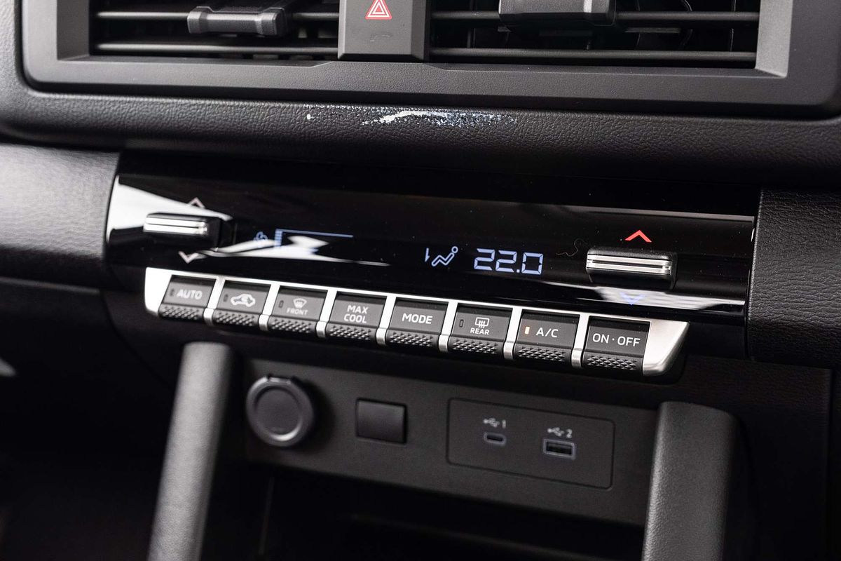 2025 Mitsubishi Triton GLX MV 4X4