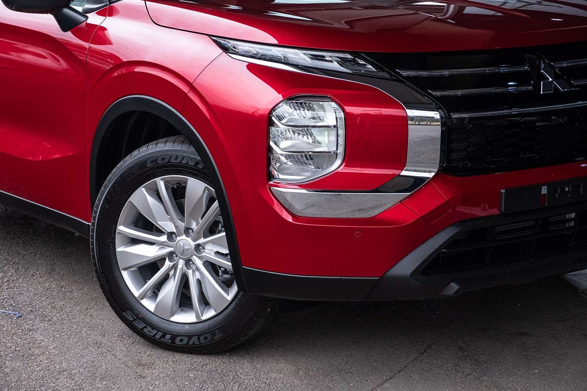 2024 Mitsubishi Outlander ES ZM