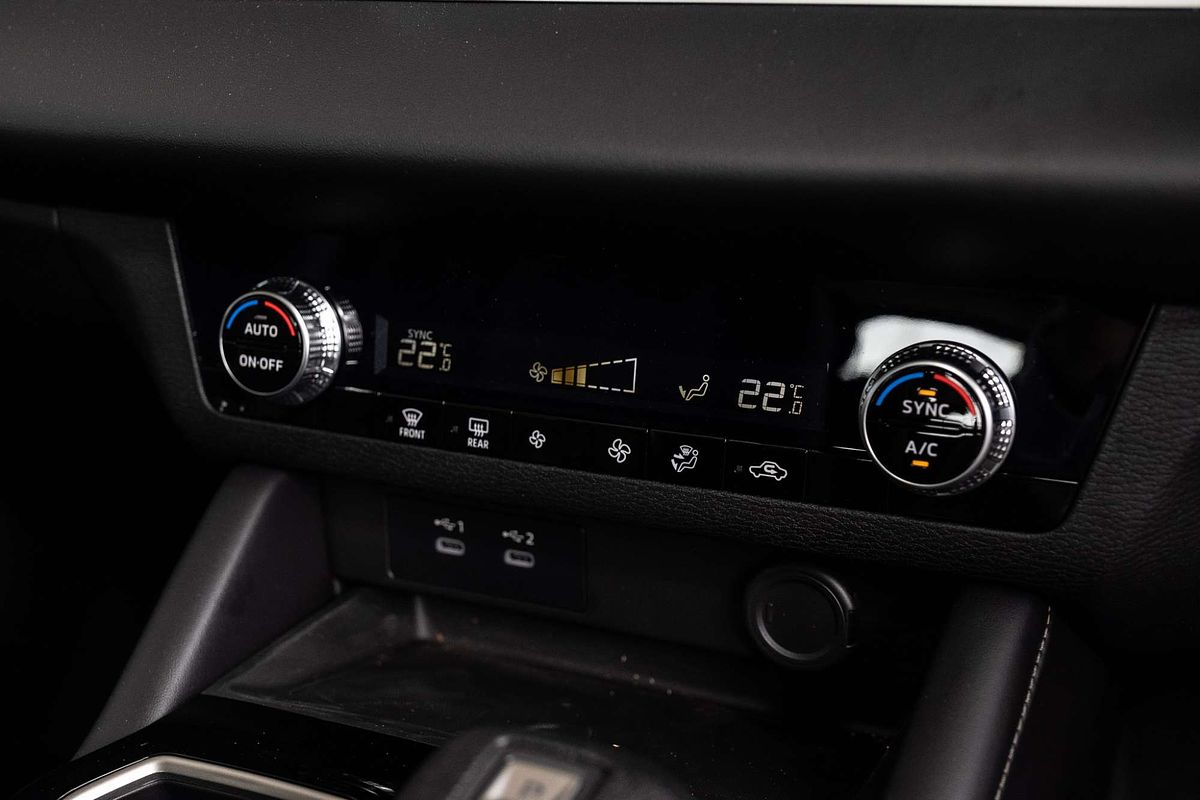 2024 Mitsubishi Outlander ES ZM