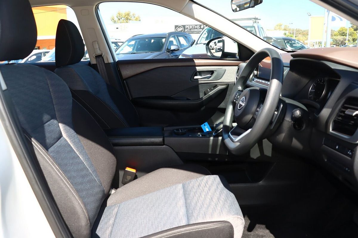 2024 Nissan X-TRAIL ST T33