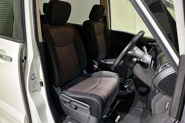 2016 Nissan Serena Highway Star V C26