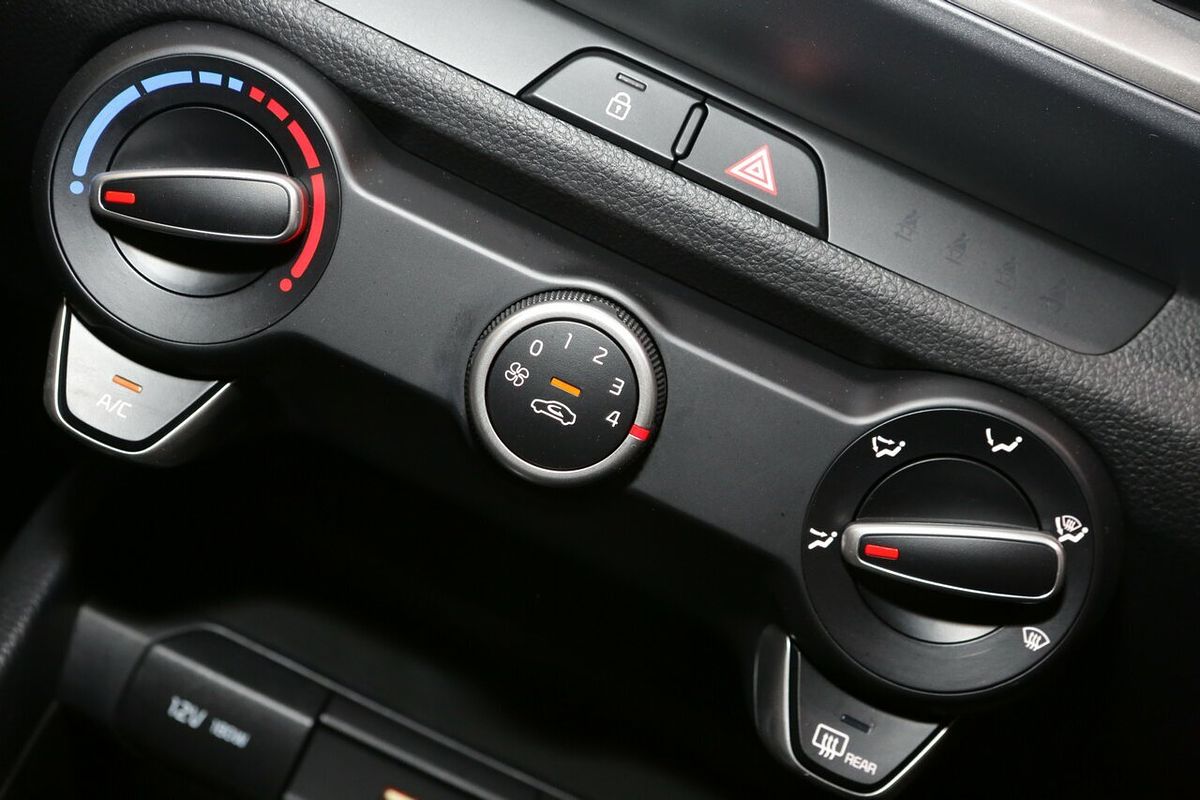 2024 Kia Stonic S YB