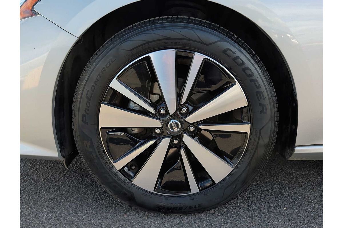 2022 Nissan Altima 2.5 SV